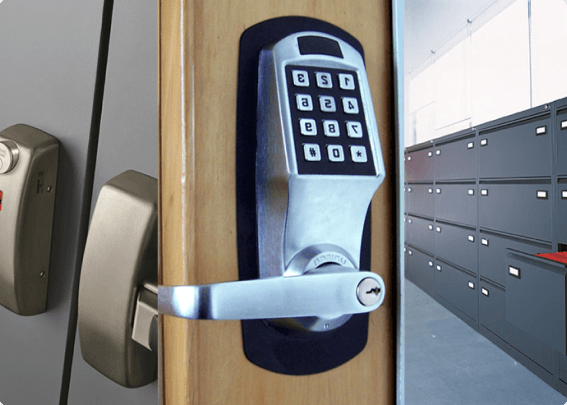 Commercial locksmith service